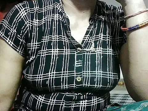 Snapshot of RukminiNew chatting on May 23, 2:21 pm RukminiNew online show from May 23, 2:21 pm