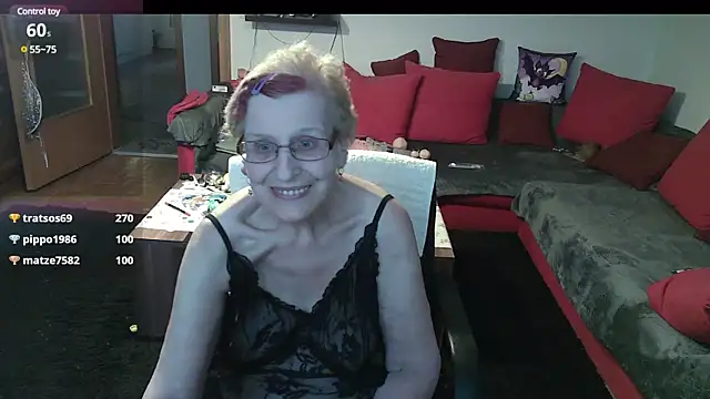 HeisseomaOriginal online show from January 5, 2:41 pm