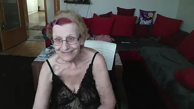 HeisseomaOriginal online show from February 19, 2:55 pm