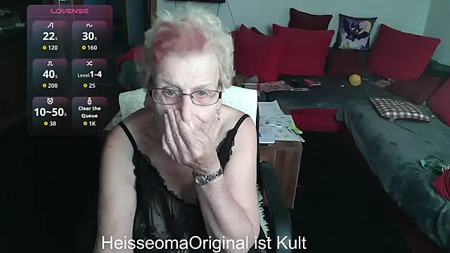HeisseomaOriginal online show from September 14, 7:07 am
