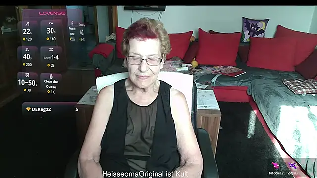 HeisseomaOriginal online show from July 27, 7:15 am