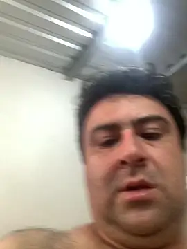 Snapshot of EmilianoGt chatting on October 20, 7:47 pm EmilianoGt online show from October 20, 7:47 pm