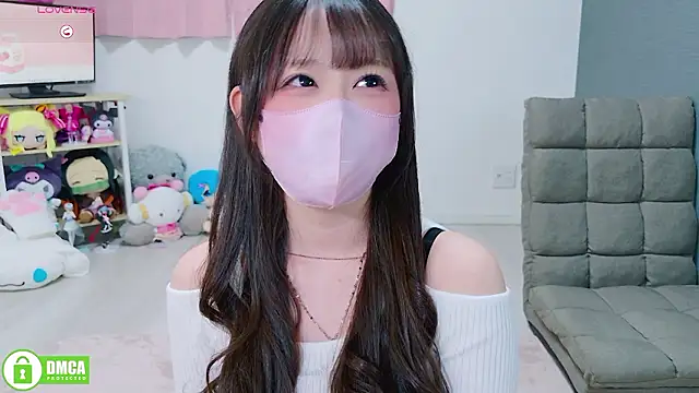 -M Hinano  online show from March 13, 1:40 pm