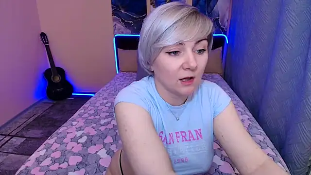 Snapshot of BlondPearl chatting on September 14, 8:30 pm BlondPearl online show from September 14, 8:30 pm