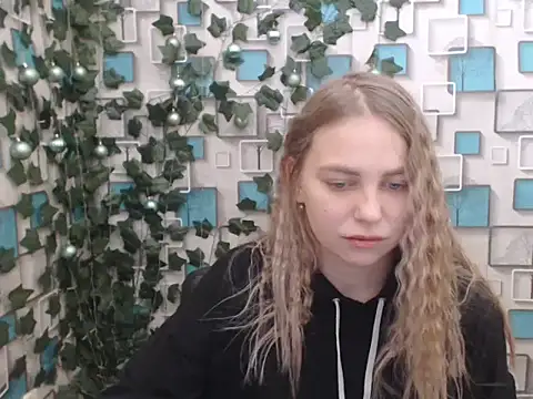 Snapshot of klerkarina chatting on January 11, 5:41 am klerkarina online show from January 11, 5:41 am