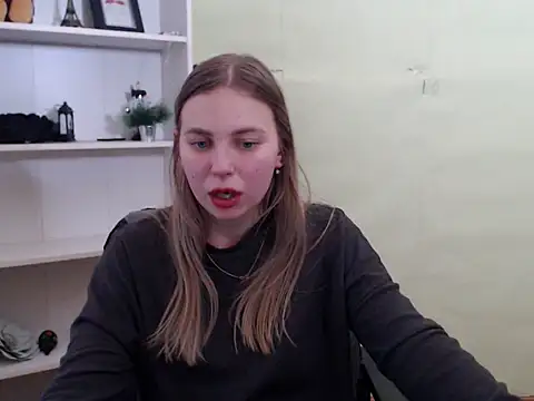 Snapshot of klerkarina chatting on February 13, 6:20 am klerkarina online show from February 13, 6:20 am