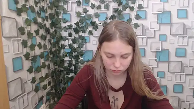 Snapshot of klerkarina chatting on March 7, 8:45 am klerkarina online show from March 7, 8:45 am