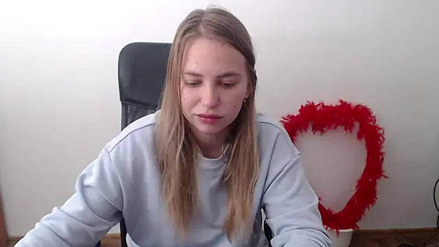 Snapshot of klerkarina chatting on October 19, 4:46 am klerkarina online show from October 19, 4:46 am