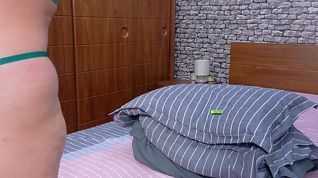 Snapshot of CuteBlondeMe chatting on November 10, 5:34 pm CuteBlondeMe online show from November 10, 5:34 pm