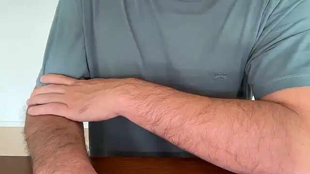 Snapshot of qualunque_21 chatting on September 15, 4:07 pm qualunque 21 online show from September 15, 4:07 pm