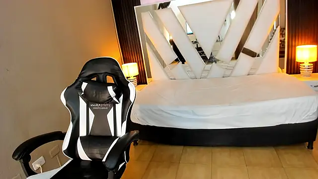 Linda4Petite online show from January 13, 6:46 pm