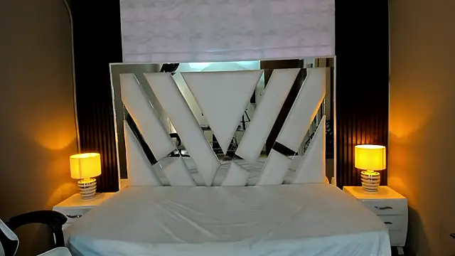 Linda4Petite online show from February 11, 6:13 pm