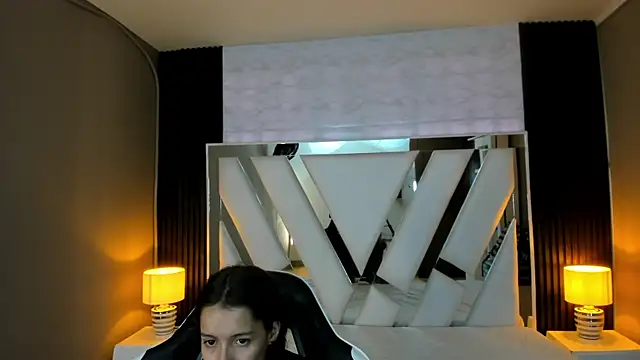 Linda4Petite online show from February 15, 1:31 pm