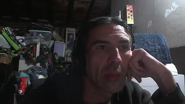 Snapshot of Anarchy_Burger chatting on April 26, 6:22 am Anarchy Burger online show from April 26, 6:22 am