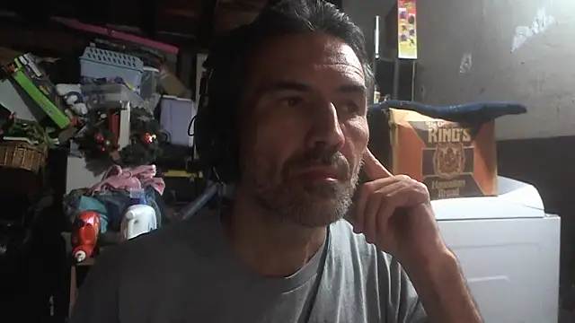 Snapshot of Anarchy_Burger chatting on May 9, 4:01 pm Anarchy Burger online show from May 9, 4:01 pm