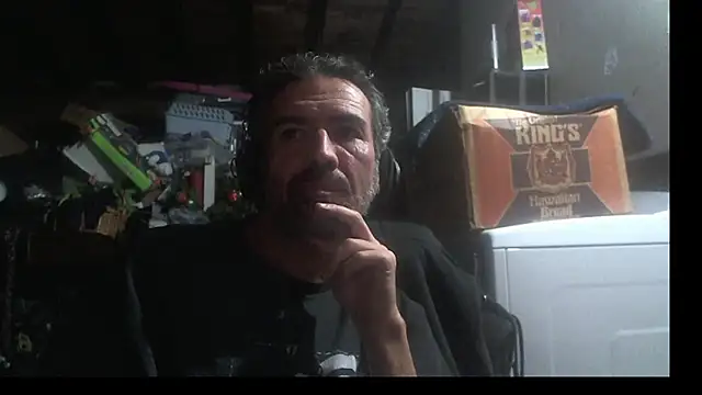 Snapshot of Anarchy_Burger chatting on June 6, 3:11 am Anarchy Burger online show from June 6, 3:11 am
