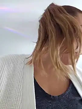 Snapshot of Ellie-L-Elizabeth chatting on January 10, 4:20 pm Ellie-L-Elizabeth online show from January 10, 4:20 pm