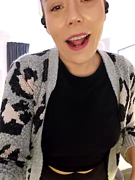 Snapshot of Ellie-L-Elizabeth chatting on February 6, 1:10 pm Ellie-L-Elizabeth online show from February 6, 1:10 pm