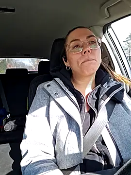 Snapshot of Ellie-L-Elizabeth chatting on March 8, 6:26 pm Ellie-L-Elizabeth online show from March 8, 6:26 pm