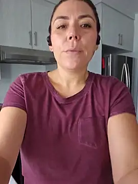 Snapshot of Ellie-L-Elizabeth chatting on September 24, 5:27 pm Ellie-L-Elizabeth online show from September 24, 5:27 pm