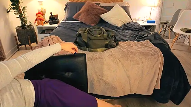 Snapshot of Ellie-L-Elizabeth chatting on November 28, 3:36 pm Ellie-L-Elizabeth online show from November 28, 3:36 pm