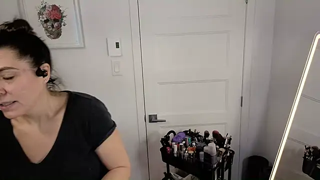 Snapshot of Ellie-L-Elizabeth chatting on December 4, 3:10 pm Ellie-L-Elizabeth online show from December 4, 3:10 pm