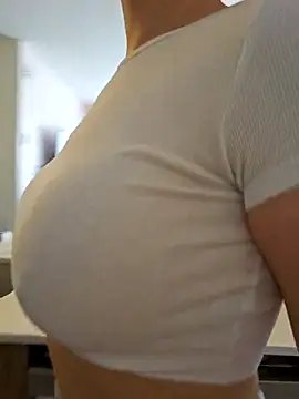 Ellie-L-Elizabeth online show from February 28, 4:41 pm