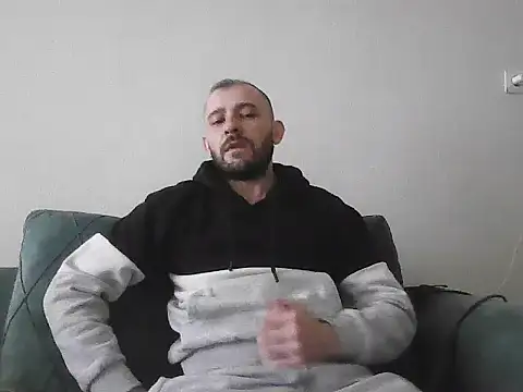 Snapshot of NiiiRvaNaa chatting on February 23, 1:21 pm NiiiRvaNaa online show from February 23, 1:21 pm