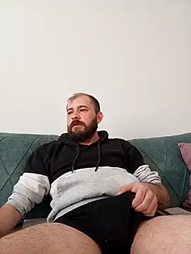 Snapshot of NiiiRvaNaa chatting on November 15, 6:44 am NiiiRvaNaa online show from November 15, 6:44 am