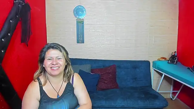 lesbiancuple online show from September 12, 8:53 pm