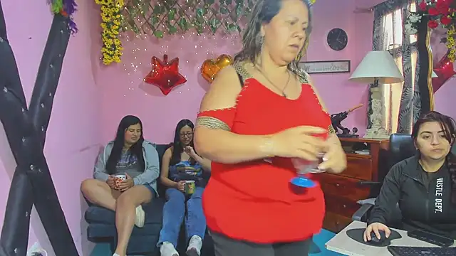 lesbiancuple online show from March 13, 12:01 pm