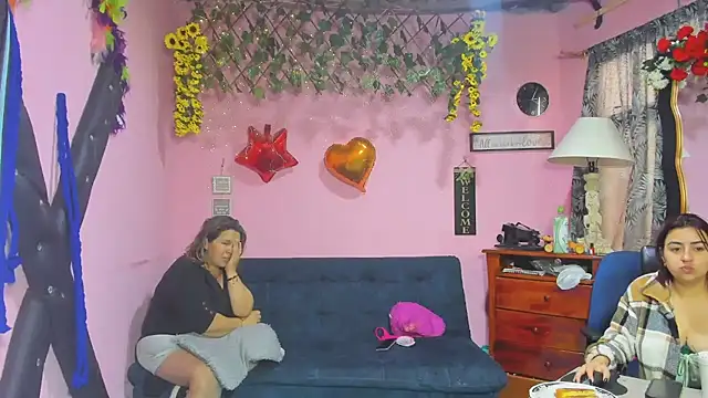 lesbiancuple online show from March 27, 1:44 pm