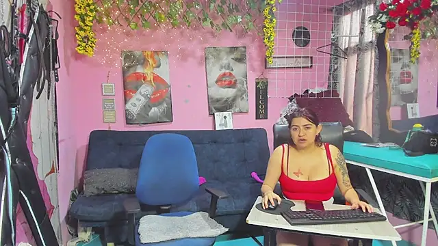 lesbiancuple online show from May 26, 1:18 pm
