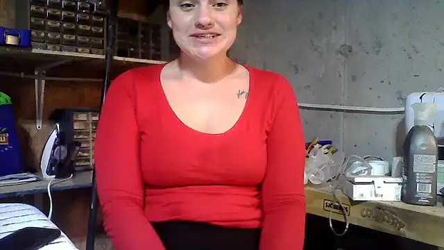 Snapshot of ththotmomma chatting on February 4, 7:44 pm ththotmomma online show from February 4, 7:44 pm
