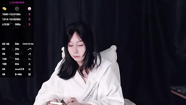 qianqian  online show from March 22, 2:20 pm