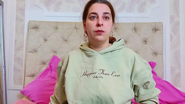 KarinaNoir online show from April 1, 3:51 am