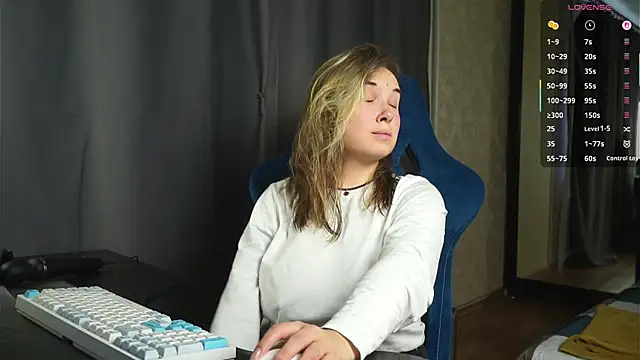 Snapshot of Sandra_SW_ chatting on May 3, 1:39 pm Sandra SW online show from May 3, 1:39 pm