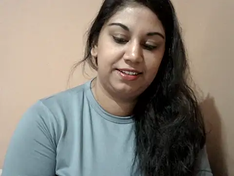 Snapshot of bellachow10 chatting on May 18, 7:36 am bellachow10 online show from May 18, 7:36 am