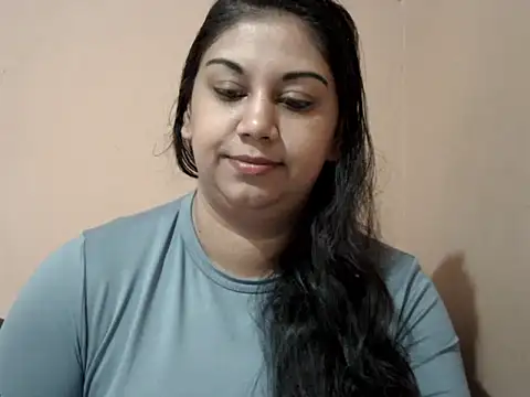 Snapshot of bellachow10 chatting on June 5, 7:25 am bellachow10 online show from June 5, 7:25 am