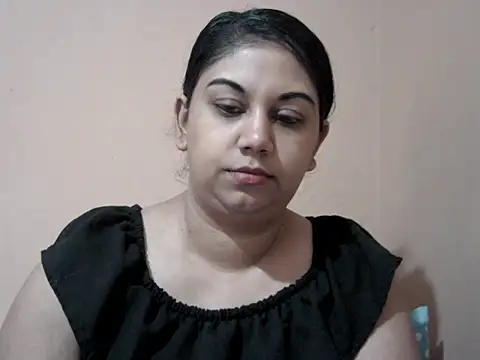 Snapshot of bellachow10 chatting on June 12, 6:56 am bellachow10 online show from June 12, 6:56 am