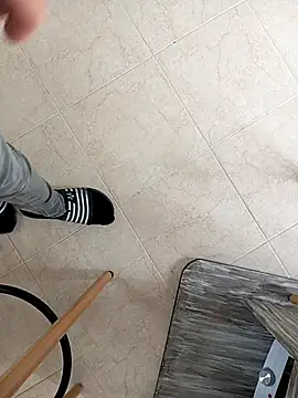 mickzizi online show from March 10, 8:15 am