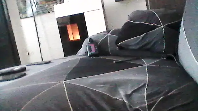 Snapshot of mickzizi chatting on February 5, 9:25 am mickzizi online show from February 5, 9:25 am