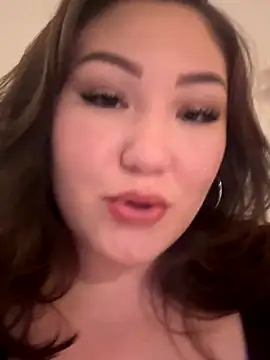 Snapshot of RosieDixx chatting on October 31, 4:24 am RosieDixx online show from October 31, 4:24 am