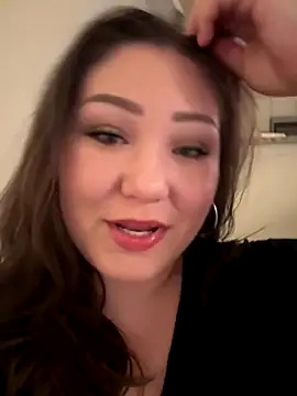 Snapshot of RosieDixx chatting on November 6, 2:34 am RosieDixx online show from November 6, 2:34 am