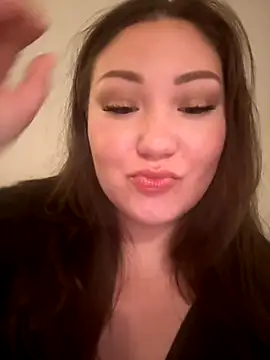 Snapshot of RosieDixx chatting on November 8, 3:07 am RosieDixx online show from November 8, 3:07 am