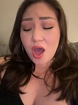 Snapshot of RosieDixx chatting on November 27, 4:58 am RosieDixx online show from November 27, 4:58 am