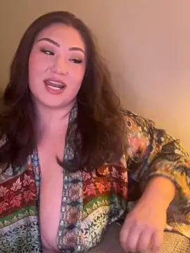 RosieDixx online show from April 23, 5:30 am