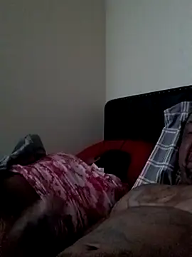 Snapshot of yellowwetfox chatting on October 25, 1:40 pm yellowwetfox online show from October 25, 1:40 pm