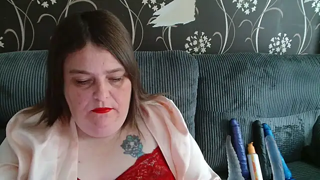 Snapshot of HouseWifeWhore_Milf chatting on September 23, 12:19 pm HouseWifeWhore Milf online show from September 23, 12:19 pm