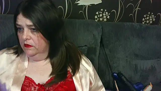 HouseWifeWhore Milf online show from April 10, 11:31 pm